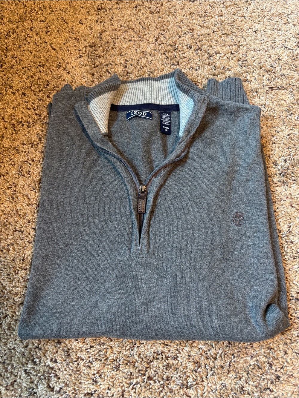 Izod Men’s Gray Half-Zip Sweater